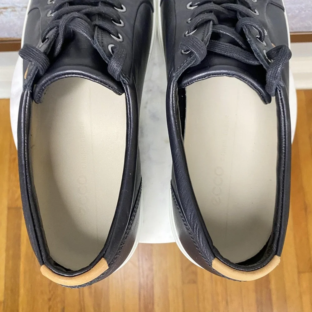 ECCO Soft 7 Shoes Mens Size 10 Black Leather Lace Up Casual Comfort Sneakers